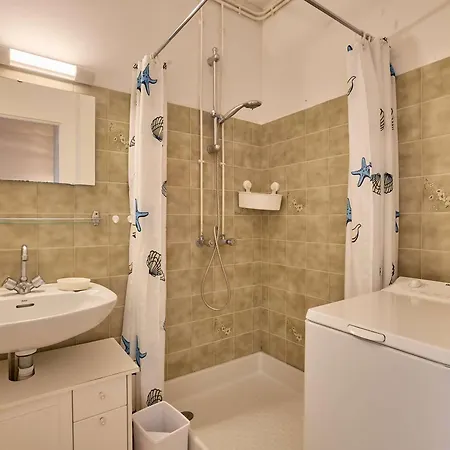 Appartement Lumineux Pour 2 Personnes Avec Balcon, Parking Et Animaux Admis - Fr-1-841-3 *