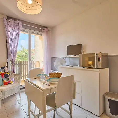 Lumineux Pour 2 Personnes Avec Balcon, Parking Et Animaux Admis - Fr-1-841-3 Appartement