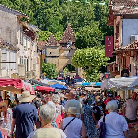 Lumineux Pour 2 Personnes Avec Balcon, Parking Et Animaux Admis - Fr-1-841-3
